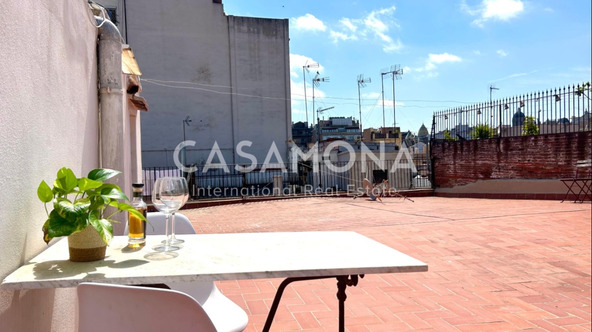 Incantevole monolocale con ampia terrazza e vista sulla città di El Born