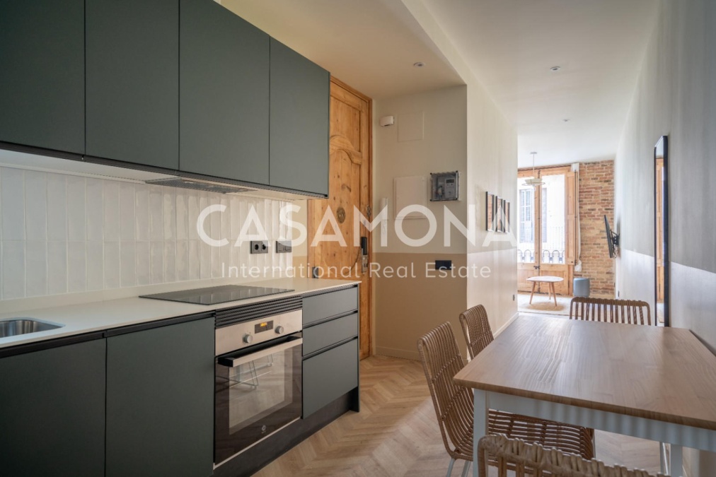 Modern 2 Bedroom Apartment Situated on a Pedestrian Street in Gracia