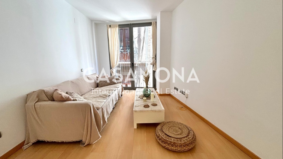 Cozy Contemporary Apartment With Elevator in Sant Pere