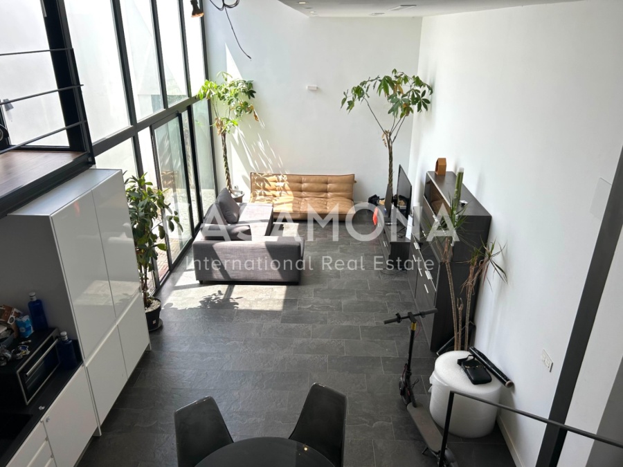 Tre-roms triplex med privat terrasse i Poble Nou