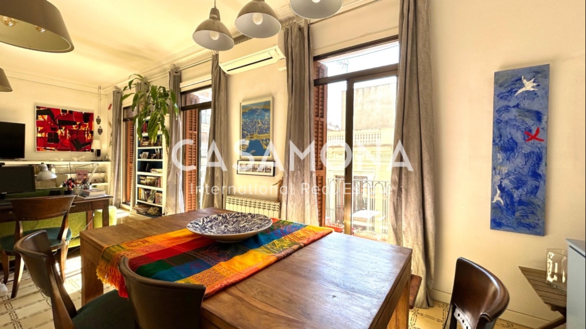 Beautiful 2-Bedroom Apartment With a Balcony in Poble Sec