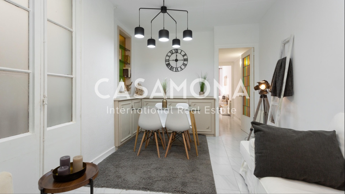 Appartement minimaliste de 2 chambres avec balcon et ascenseur à Gracia