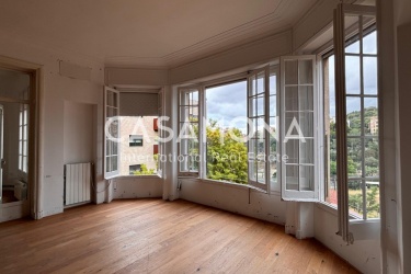 Ruim appartement van 221 m² met een prachtig uitzicht op de stad in het trendy Gràcia