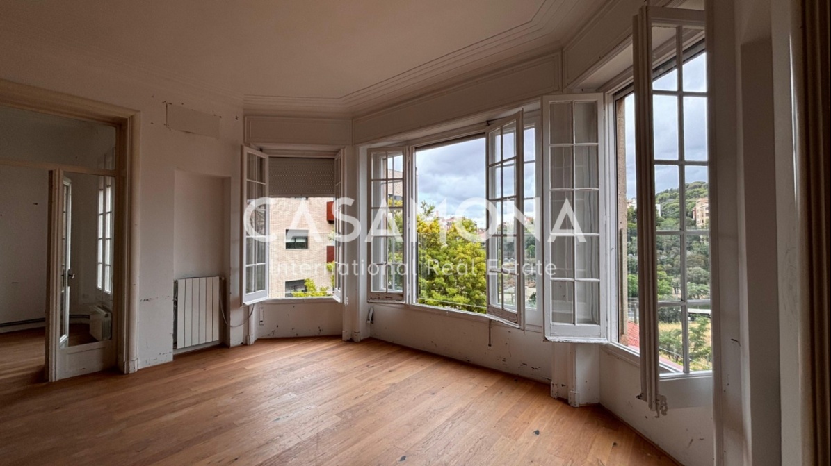 Ruim appartement van 221 m² met een prachtig uitzicht op de stad in het trendy Gràcia