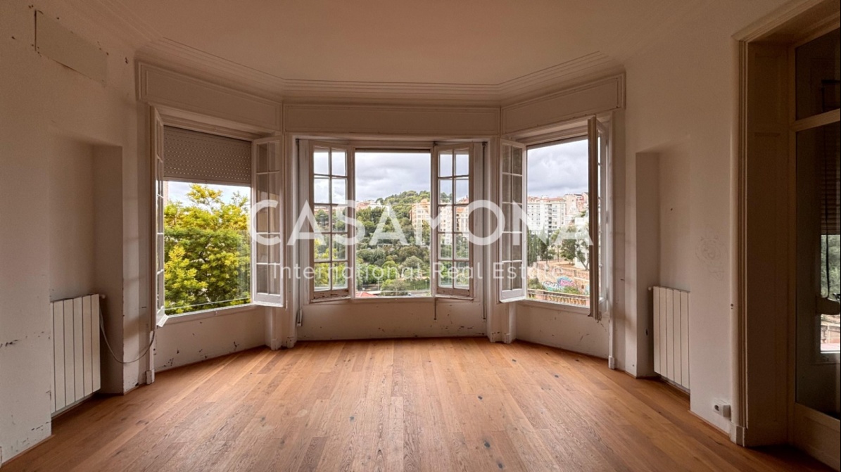 Ruim appartement van 221 m² met een prachtig uitzicht op de stad in het trendy Gràcia