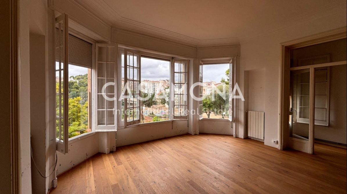 (Sold) Spacious 221m² Apartment with Stunning City views in Trendy Gràcia