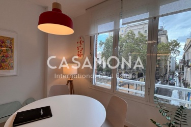 Moderno apartamento de 4 dormitorios en el corazón de Gràcia