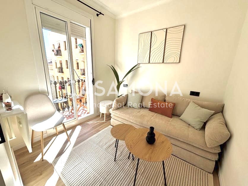 Neu renovierte 2-Zimmer-Wohnung in Barceloneta mit Balkon