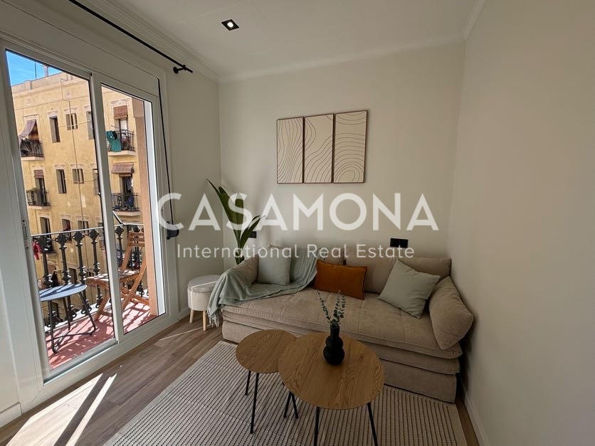 Neu renovierte 2-Zimmer-Wohnung in Barceloneta mit Balkon