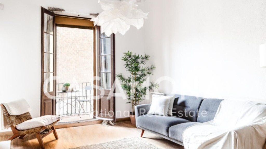 Elegant apartament de 3 dormitoris amb balcó a l'Eixample Dreta