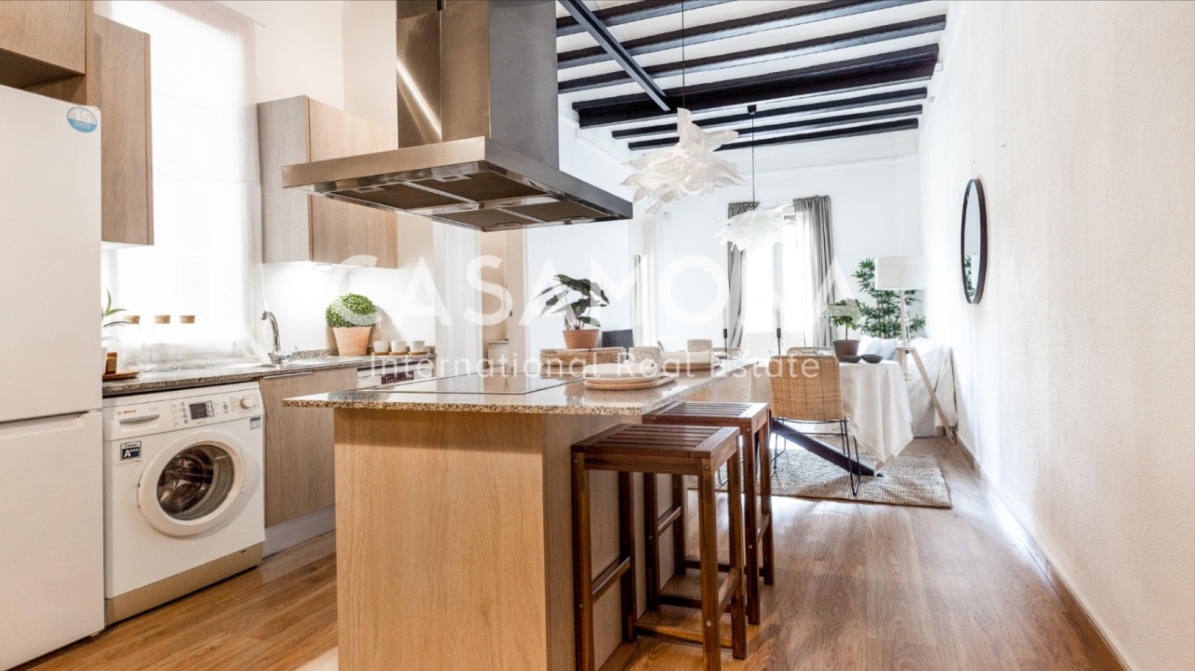 Elegant apartament de 3 dormitoris amb balcó a l'Eixample Dreta