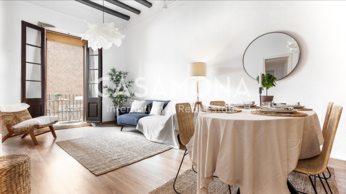 Elegant apartament de 3 dormitoris amb balcó a l'Eixample Dreta