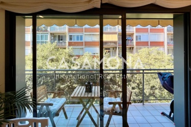 (GERESERVEERD) Modern appartement met 4 slaapkamers in Eixample Esquerra