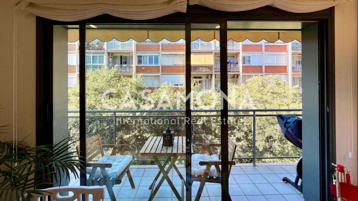 (GERESERVEERD) Modern appartement met 4 slaapkamers in Eixample Esquerra