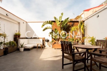 Newly Renovated 3-Bedroom Apartment with a Private Terrace in Poble Nou