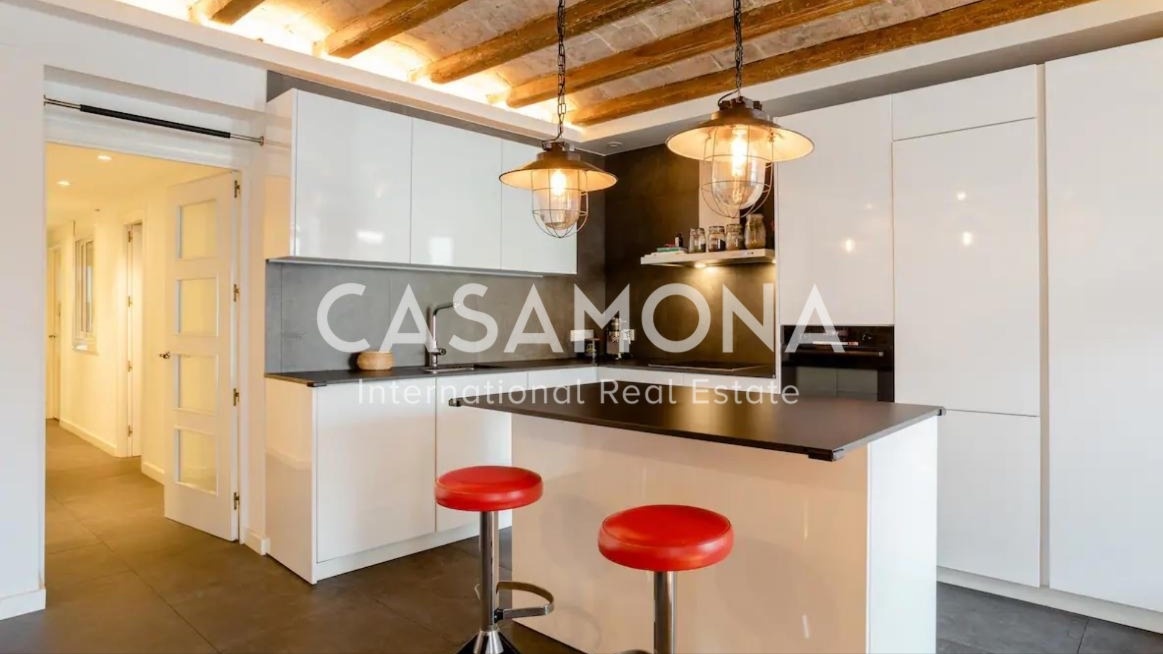 Newly Renovated 3-Bedroom Apartment with a Private Terrace in Poble Nou