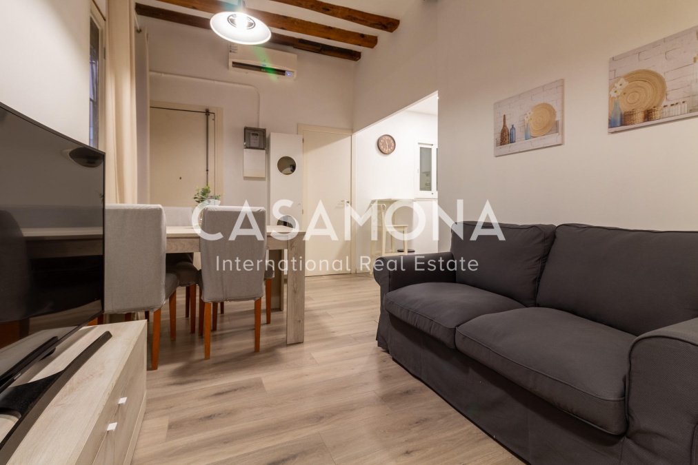 Modern 2 Bedroom Apartment in El Born