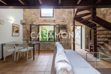 Spacious 2 Bedroom Apartment with a Terrace in the Old Town