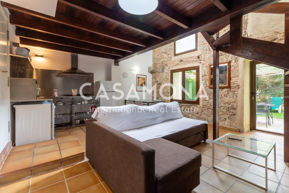 Spacious 2 Bedroom Apartment with a Terrace in the Old Town