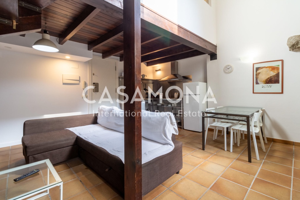 Amplio apartamento de 2 dormitorios con terraza en el casco antiguo