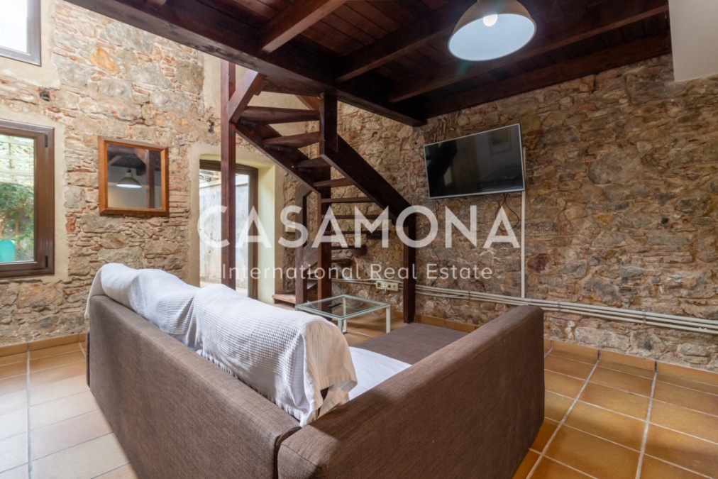 Spacious 2 Bedroom Apartment with a Terrace in the Old Town