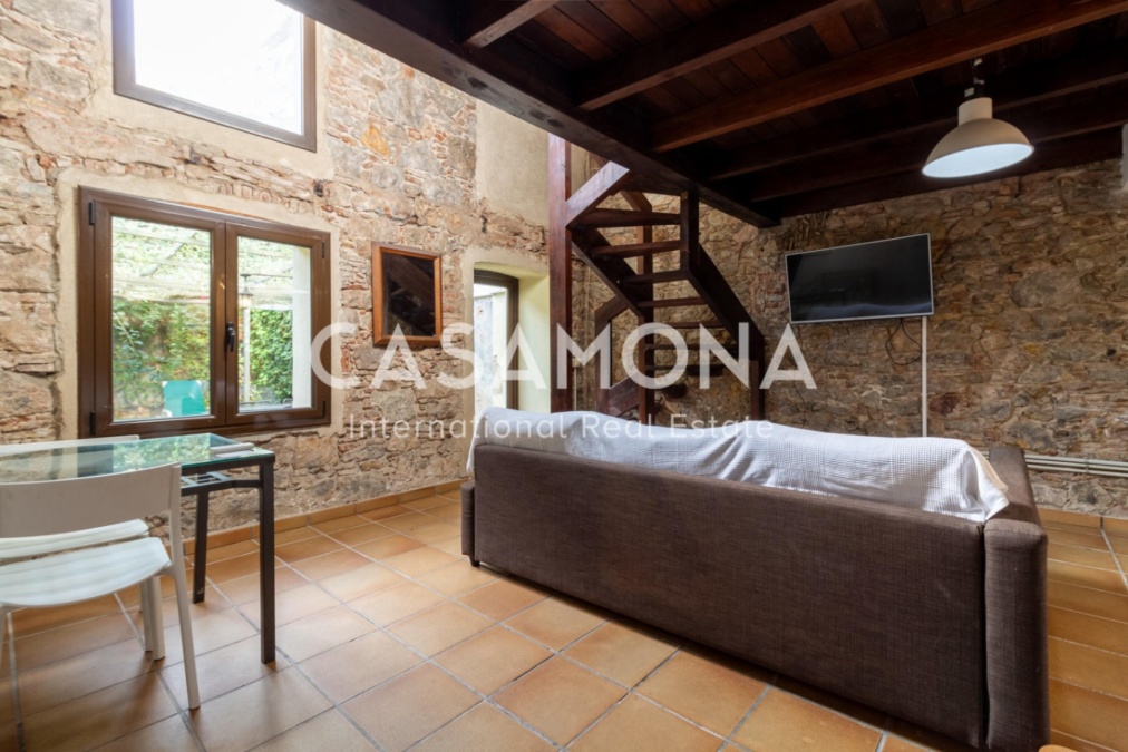 Spacious 2 Bedroom Apartment with a Terrace in the Old Town