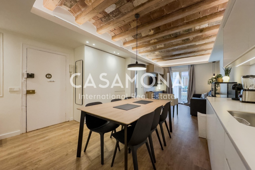 Luxury 3 Bedroom Apartment in the Heart of El Born