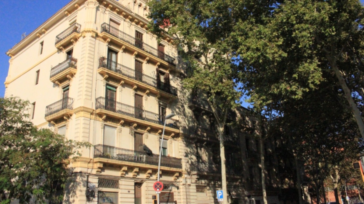 Modern en licht appartement met 3 slaapkamers en een eigen terras