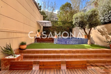 Duplex 4 bedroom with Swimming Pool Near Sagrada Familia