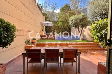 Spacious Duplex Near Sagrada Familia with Private Pool and Garden