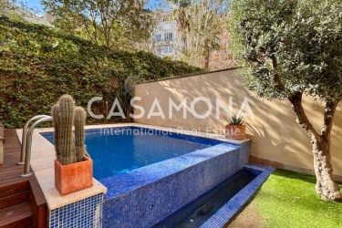 Spacious Duplex with Swimming Pool Near Sagrada Familia