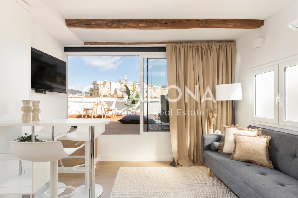 STILIG STUDIO MED PRIVAT TERRASSE I EIXAMPLE