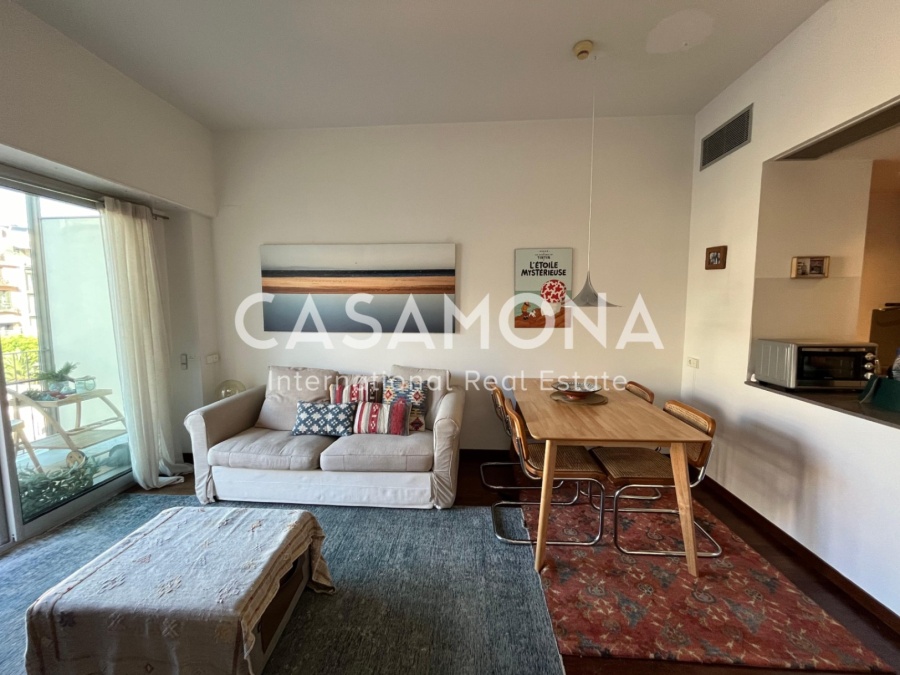 Apartment in Fully Serviced Building with Big Balcony, Gym and Restaurant in Passeig de Gràcia