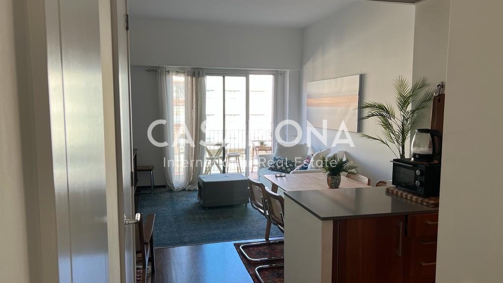 Cozy One-Bedroom Apartment in an Exclusive Building in Central Barcelona