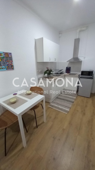 Lluminós i modern apartament d'un dormitori a Gràcia