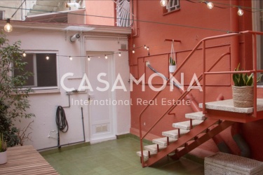 City center Apartment Near Plaça de Catalunya with big Private Patio and a Balcony