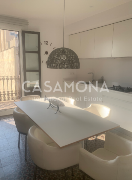 SOLEADO APARTAMENTO DE 3 DORMITORIOS EN EL EIXAMPLE ESQUERRA CON PISCINA COMUNITARIA