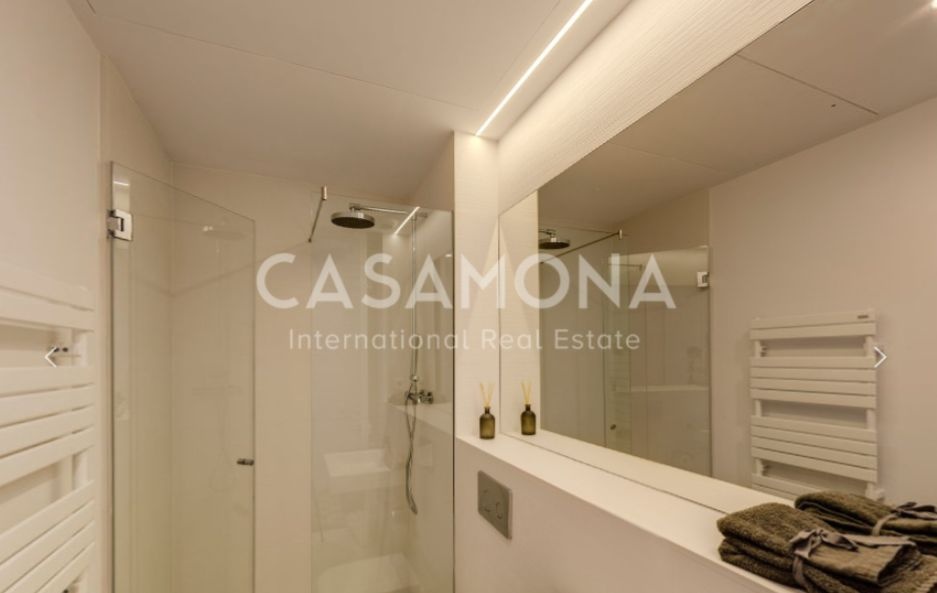 SOLEADO APARTAMENTO DE 3 DORMITORIOS EN EL EIXAMPLE ESQUERRA CON PISCINA COMUNITARIA