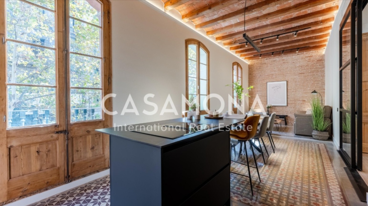 Newly Renovated 3-Bedroom Apartment with 3 Balconies in Passeig de Gracia