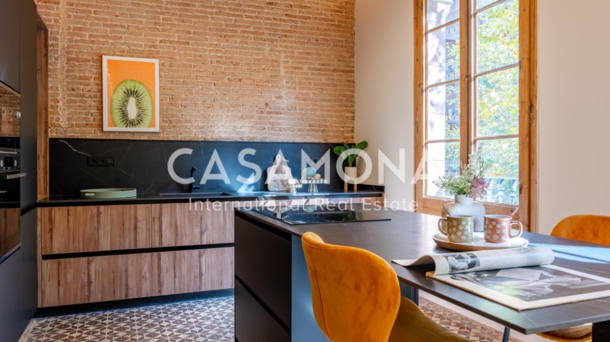 Newly Renovated 3-Bedroom Apartment with 3 Balconies in Passeig de Gracia