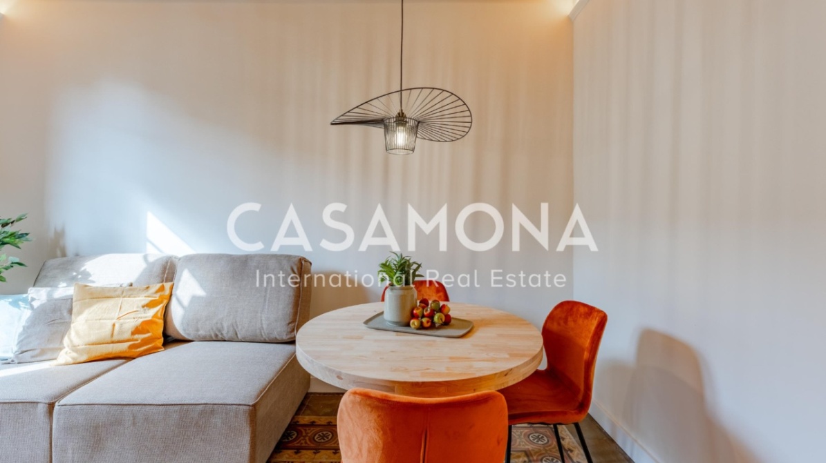 Newly Renovated 2 Bedroom Apartment with Big Balcony in Eixample Esquerra