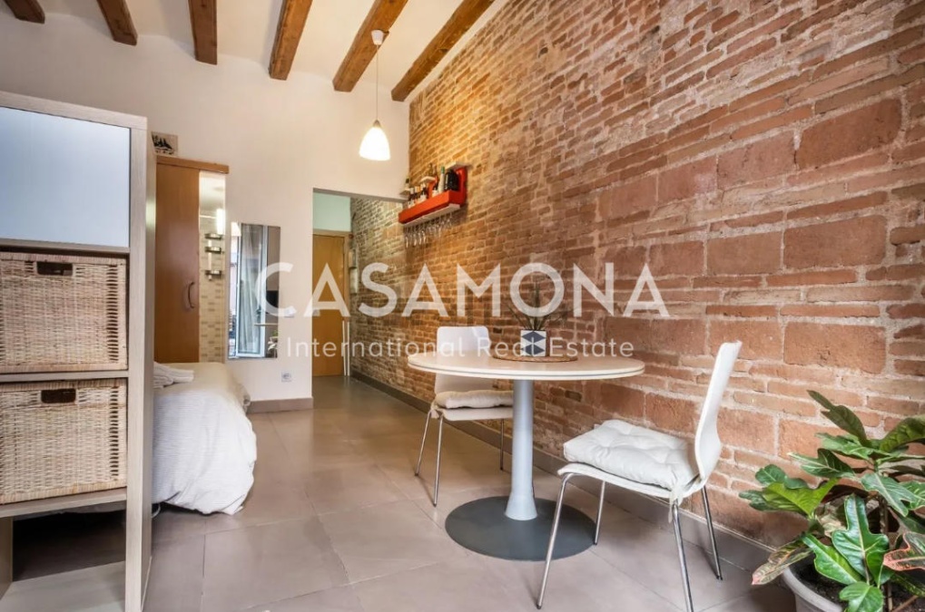 Modern Studio with a Lift near La Rambla