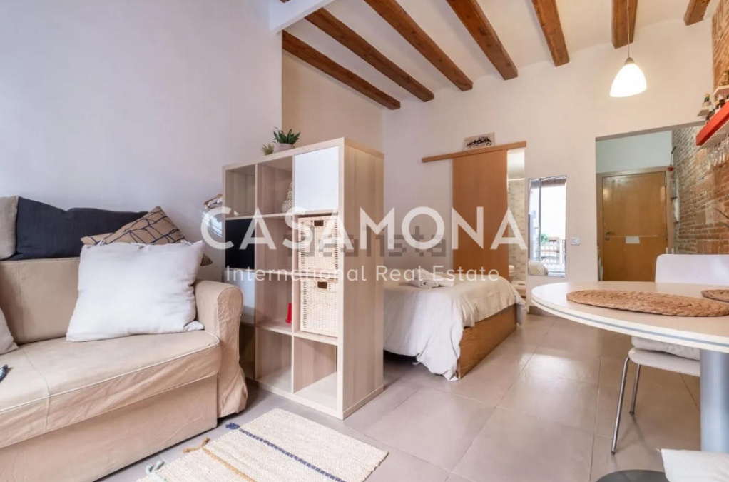 Modern Studio with a Lift near La Rambla