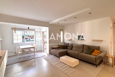 Bright & Minimalist 2-Bedroom Flat in Barceloneta, Just Steps from the Beach