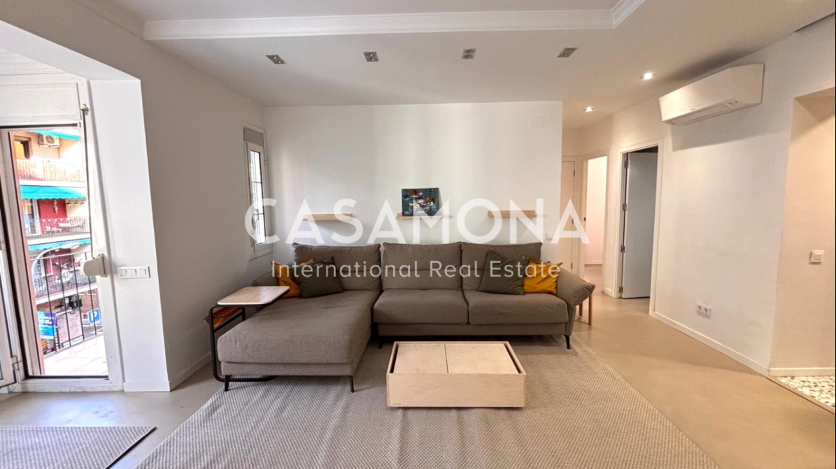 Bright 2-Bedroom Flat in Barceloneta with Private Balcony