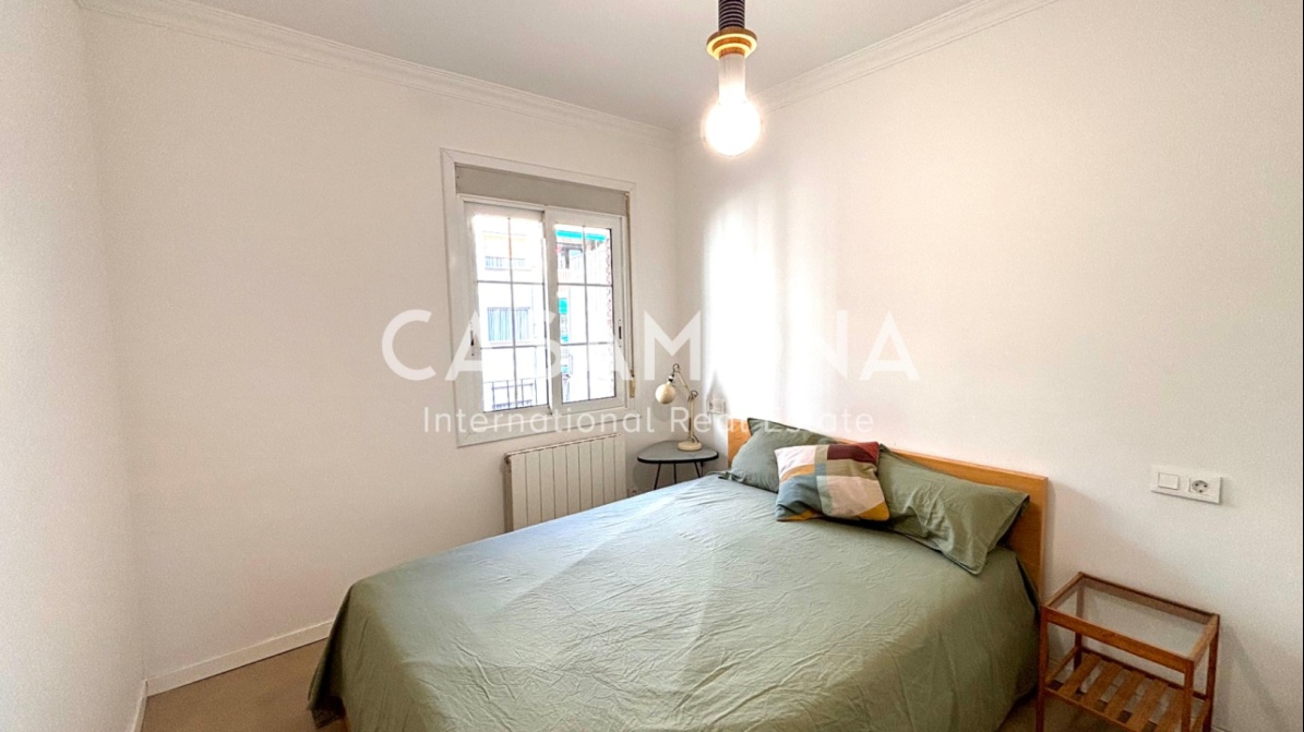 Bright 2-Bedroom Flat in Barceloneta with Private Balcony