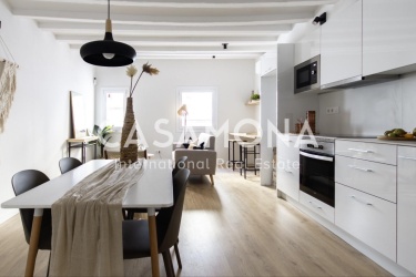 Newly Renovated 1-Bedroom Apartment with an Elevator in El Born