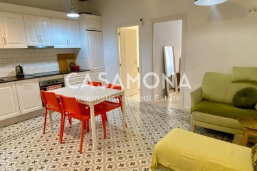 Catalan Style 2 Bedroom Apartment in El Raval with Traditional Features