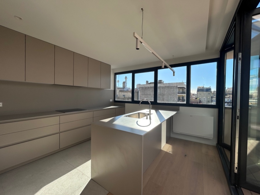 Luxe penthouse met meerdere terrassen aan de Rambla Cataluña