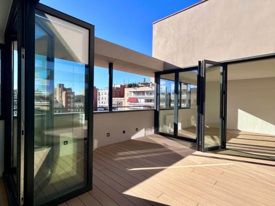 Luxe penthouse met meerdere terrassen aan de Rambla Cataluña